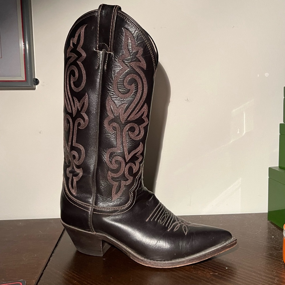 Justin Women’s Cowboy Boots Style 4914, Size 7, Walnut Brown